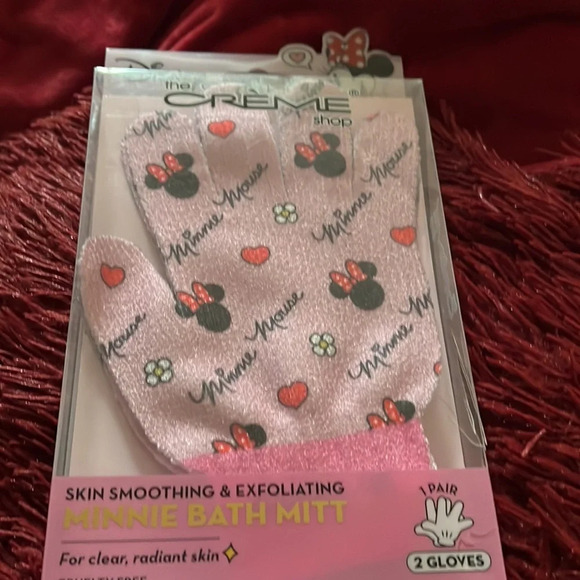 The crème  shop skin smoothing Minnie Mouse Bath Mitt - Picture 8 of 8